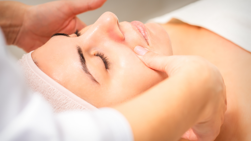 Facial lymphatic drainage massage